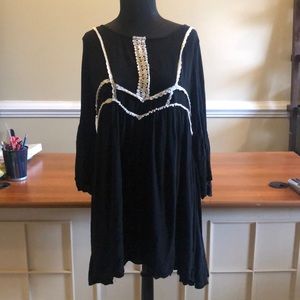 Black loosefitting top